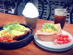 -The Daily Fix Cafe