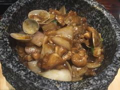 石锅牛蛙-春天里·老街坊餐厅(港隆广场店)