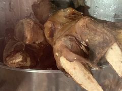 -黄利砖万峰林布依特色酸笋牛肉馆