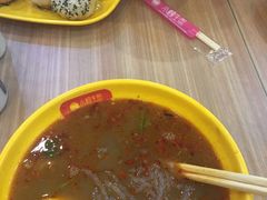 -小杨生煎(金山百联购物中心3楼店)