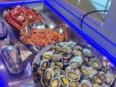 -黄浦江游览十六铺3号码头网红自助餐