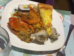-亚洲国际大酒店·云顶阁旋转自助餐厅