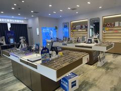 -三目眼镜·蔡司视觉合作店(青浦宝龙店)