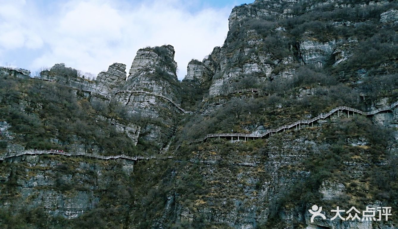 北方的“小黄山”,玻璃栈道让你心惊胆跳