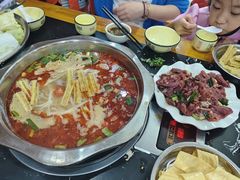 -黄利砖万峰林布依特色酸笋牛肉馆