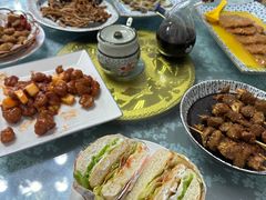 -天天向上素食餐厅(五台山店)