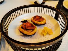 一口鲍鱼酥-三号黄浦会Canton Table