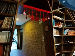 -钟书阁(松江泰晤士小镇店)