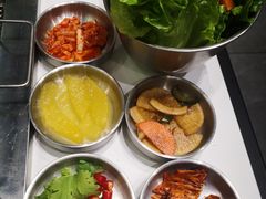 -山野的朋友露营炭火烤肉