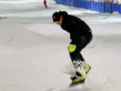 -乔波室内滑雪场