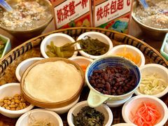 -包整·丝娃娃(一览甲秀楼风景店)