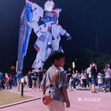 终于打卡金桥的18米巨型高达 现场真的燃爆