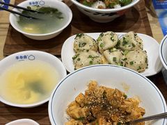 -李与白包子铺(桐梓林店)