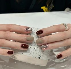 -桃色美甲沙龙