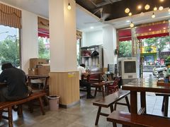 -裕新楼粉面馆·石磨手工粉(四方坪店)