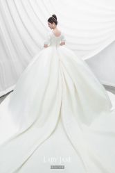 -Lady  Jane高端婚纱礼服馆