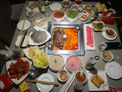 -海底捞火锅鲜切牛肉主题店(长寿路店)