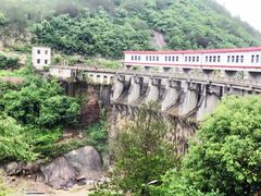 -罗田大别山峡谷漂流