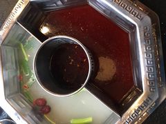 骨汤鸳鸯锅-火儿旺重庆老火锅 (吉力湖街店)