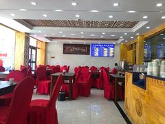 大堂-撒拉人家.酸菜牦牛肉火锅