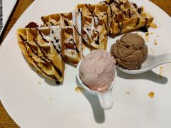 冰激淋华夫饼-雨舍咖啡(汉神购物广场咖啡街区店)