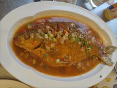 武昌鱼-董厨煨汤馆(车站路店)