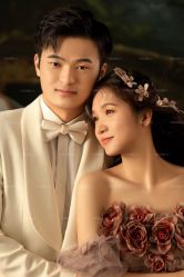 -雪中彩影婚纱摄影·微光艺术中心