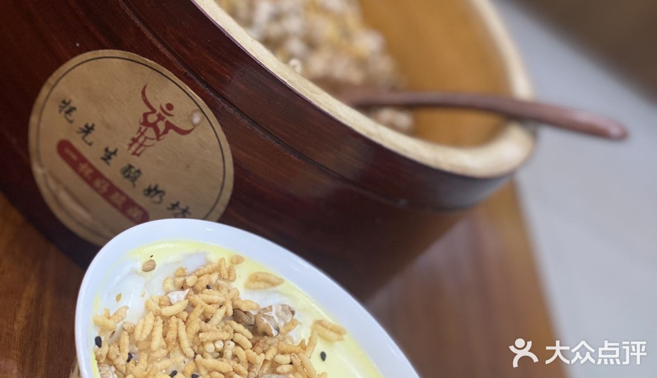 这人气就知道，这家酸奶店有多好吃
