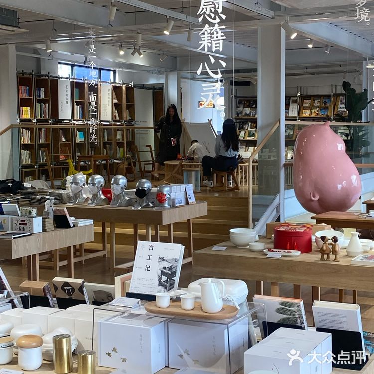 广州探店|⛰️被春日渗透的森林湖景咖啡馆