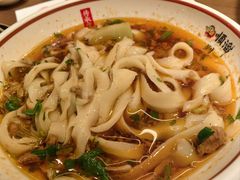 -顺溜·手工刀削面·黑金店(铜锣湾店)