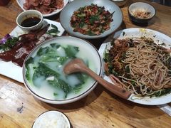 -老滇山寨•云南特色菜•地方菜•民族风情歌舞表演(金碧店)