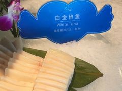 -云顶旋转自助景观餐厅