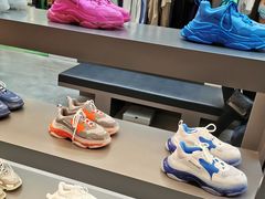 -BALENCIAGA(恒隆广场店)