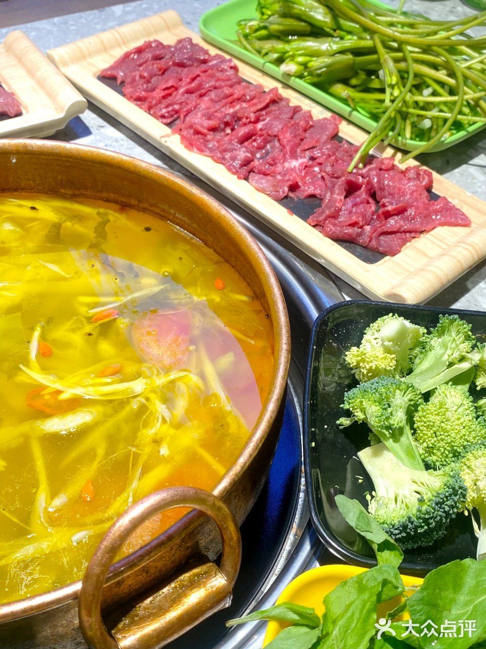 去拉萨听劝！吃这家酸汤牦牛肉火锅