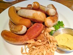 肉肠拼盘配酸菜和土豆泥-宝莱纳餐厅(滨江店)