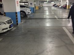 -中山公园-龙之梦停车场