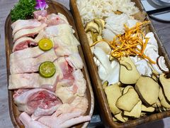 -野·大山里野生菌石锅土鸡(益田假日店)