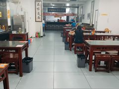 -牛一嘴·兰州牛肉面·大盘鸡(财富中心店)