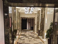 -万泊酒店(长沙五一广场国金中心店)