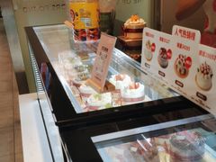 -花花卷卷·鲜食蛋糕(静安久光百货店)