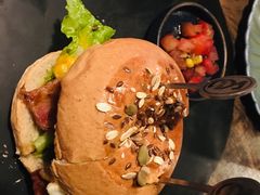 -HIGH FIVE哈福手工汉堡(桂林路店)