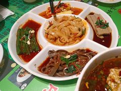小吃五拼-令氏家外家周秦食府(高新店)