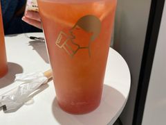 满杯红柚-喜茶(迪士尼小镇DP店)