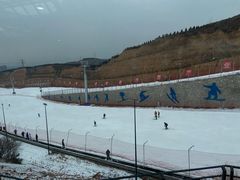 -采薇庄园四季滑雪场