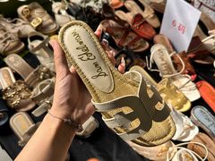 -广州周大福金融中心