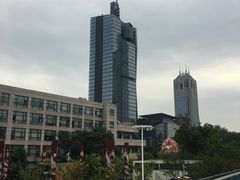 -UNI UNI(环亚凯瑟琳店)