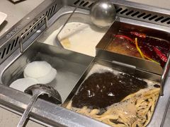 四宫格锅底-海底捞火锅(海澜财富中心店)