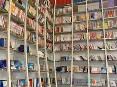 -钟书阁(松江泰晤士小镇店)