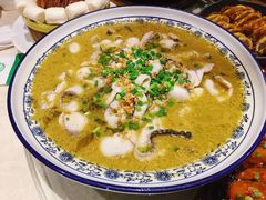 渝湘酸菜鱼-渝湘江南(律纬路店)
