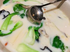 -泉畔人家·老济南经典鲁菜(大明湖店)